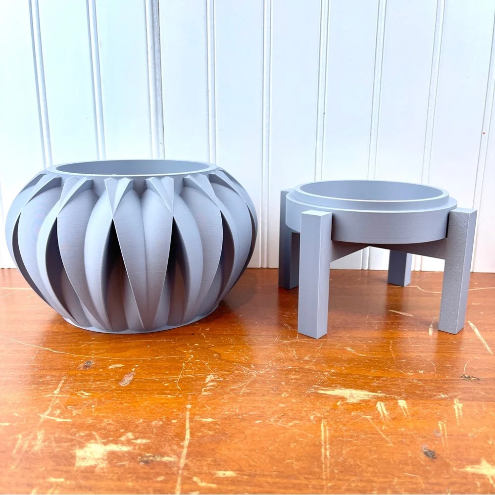 Halden Planter Pot, Indoor Planter w/ Drainage Hole and Drip Tray - Picture 7 of 9